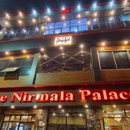 The Nirmala Palace Hotel Ayodhya Buitenkant foto