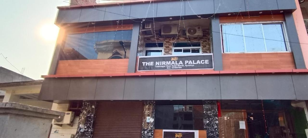 The Nirmala Palace Hotel Ayodhya Buitenkant foto